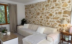 White Ventoux-central-parking gratuit-securise-terrasse&jardin